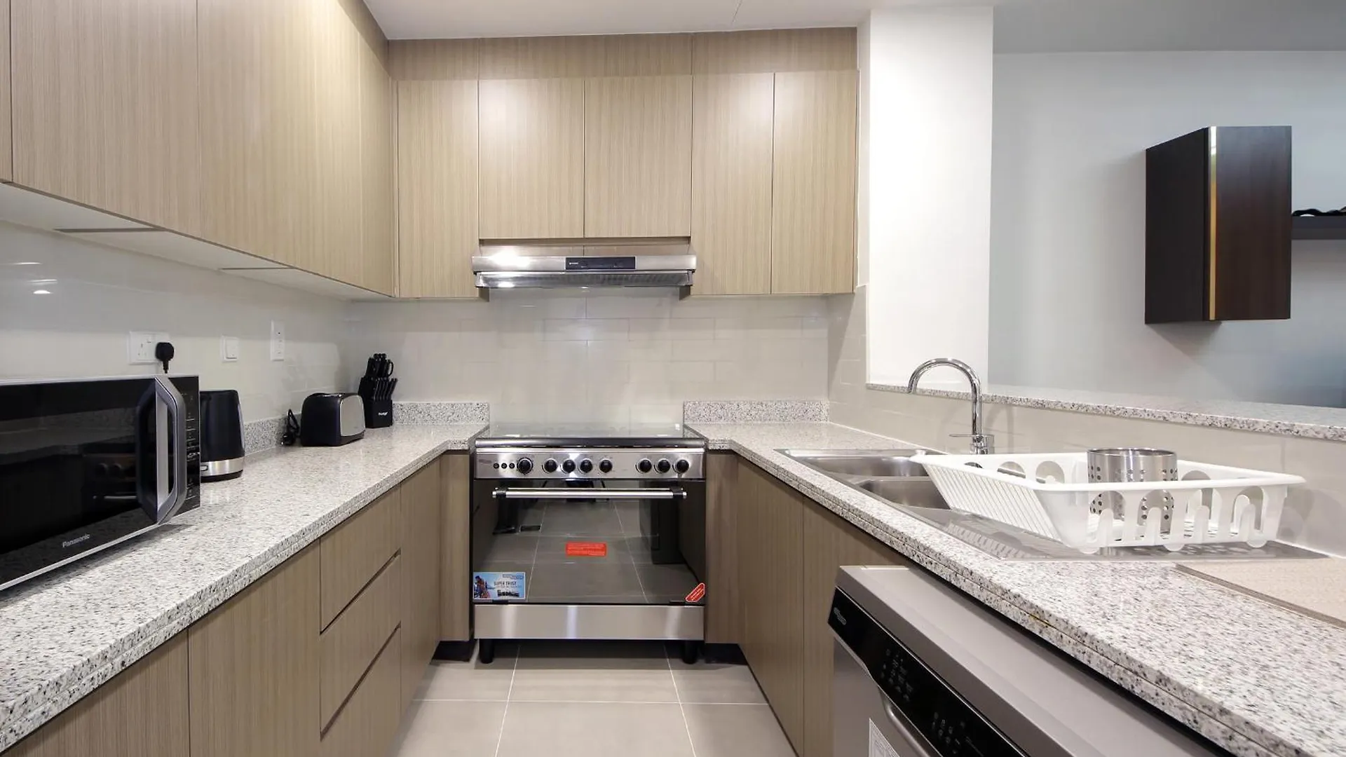 New Arabian Villa Nova 4 Bedroom & Maid Dubai Land 0*,