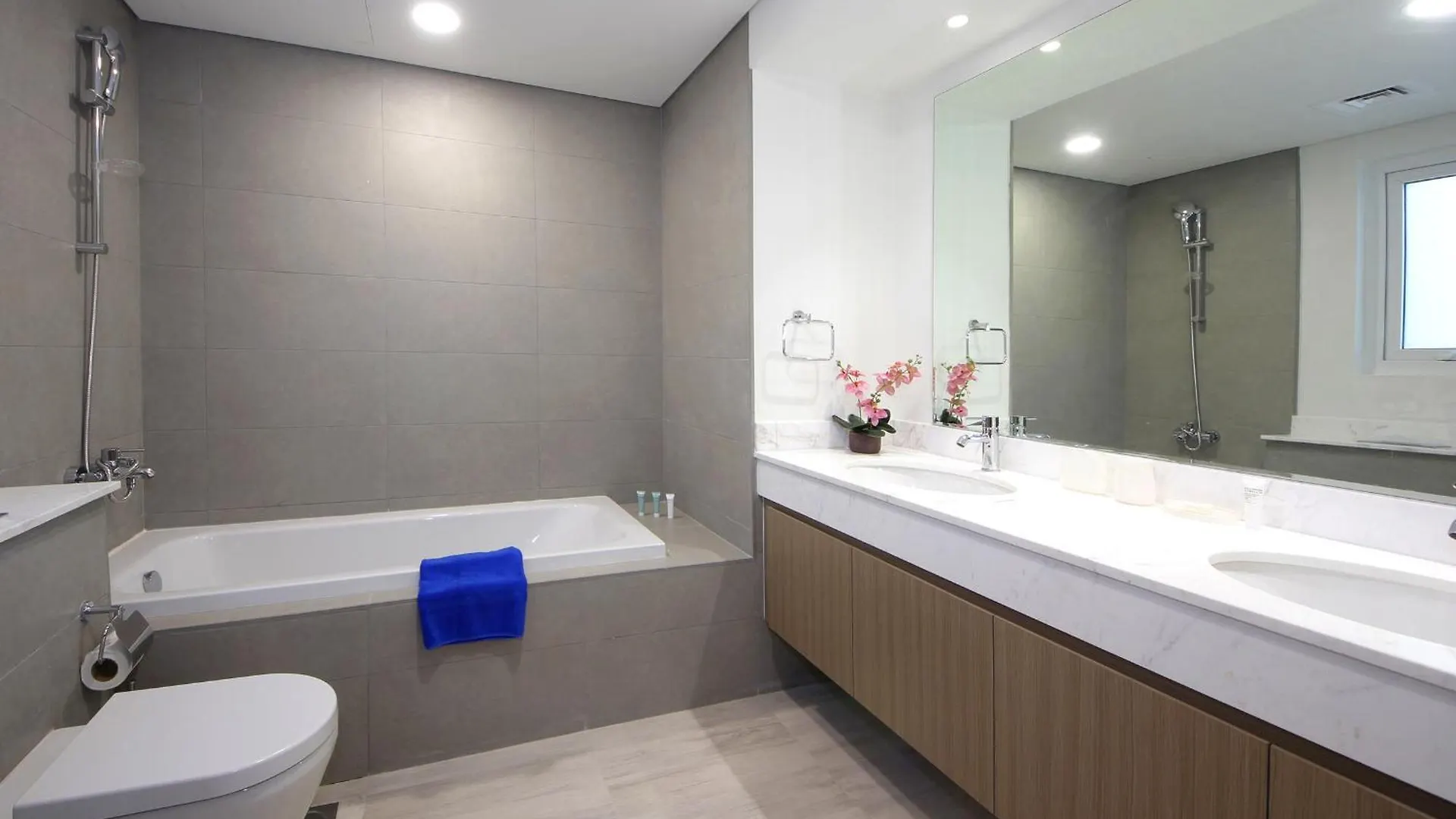 New Arabian Villa Nova 4 Bedroom & Maid Dubai Land