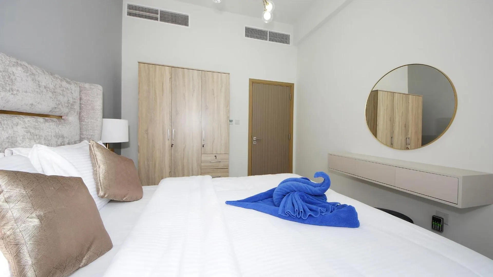 New Arabian Villa Nova 4 Bedroom & Maid Dubai Land